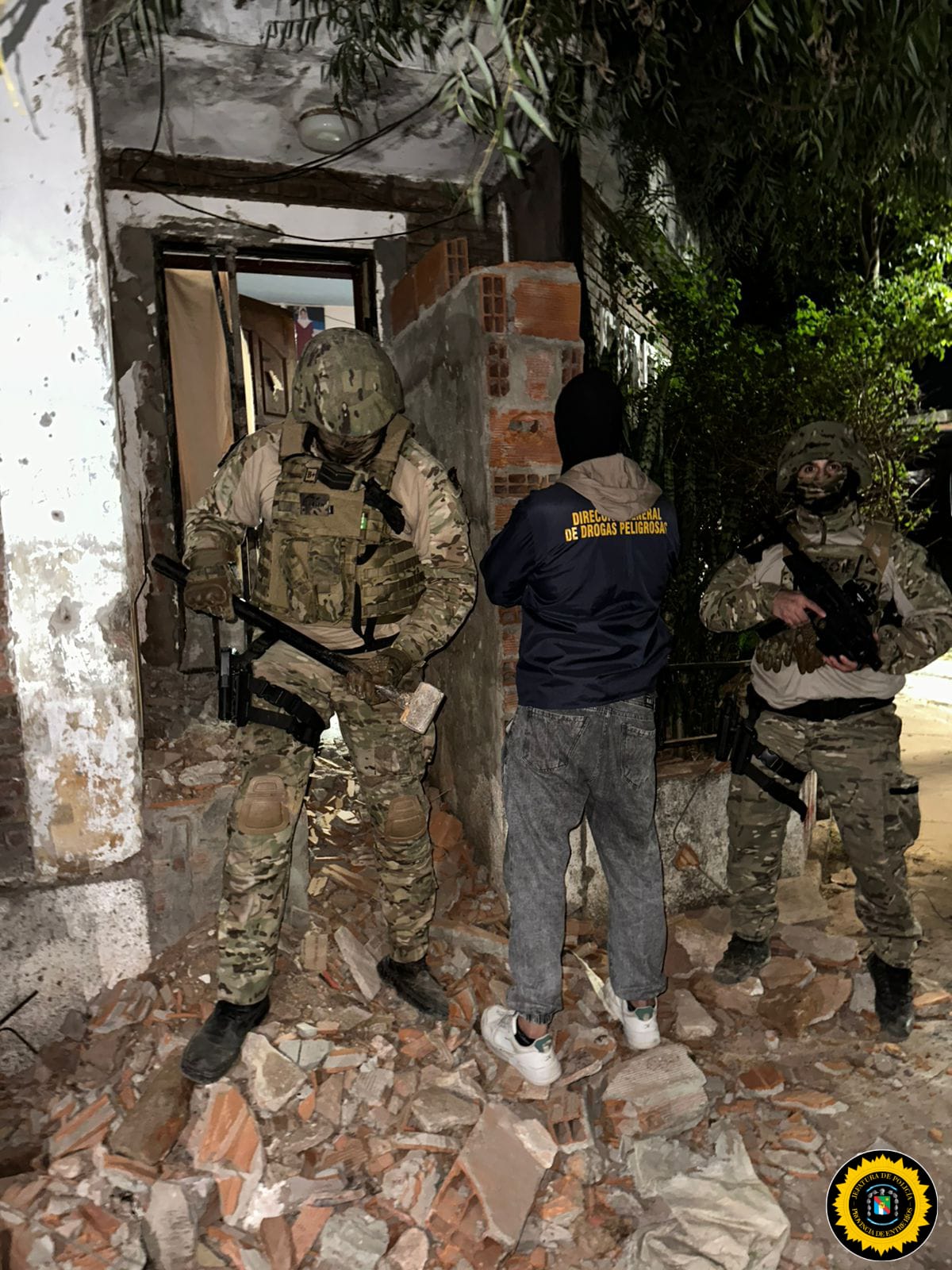 BARRIO CONSEJO: ALLANARON UN BÚNKER CON COCAÍNA, DINERO Y CÁMARAS PARA CONTROLAR LA ZONA - Reporte 1007