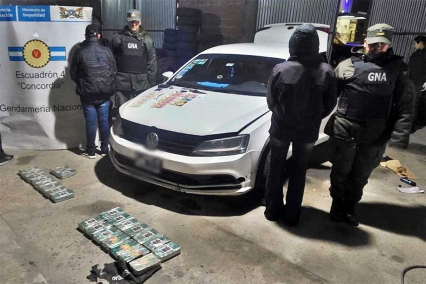Denuncia anónima permitió secuestrar 24 kilos de cocaína en el Peaje de Yeruá y hay un concordiense detenido - Reporte 1007